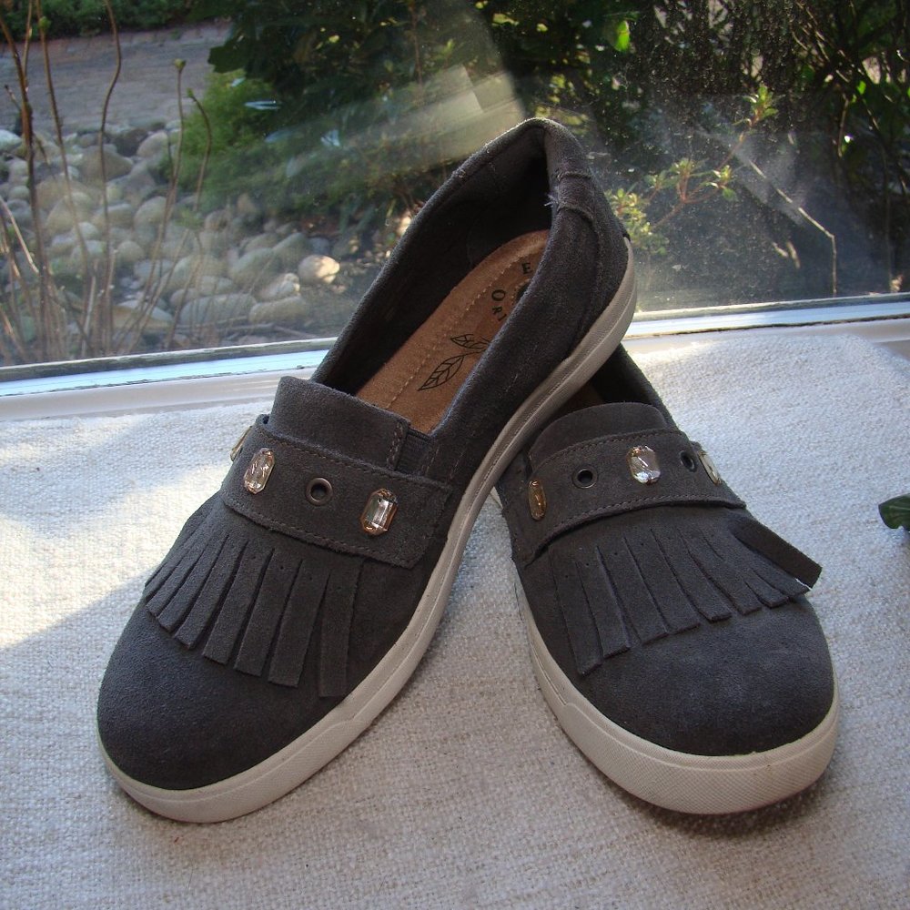 Earth Origins Mabel grey genuine suede leather embellished fringe moccasins  s10